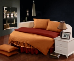 Комплект постільної білизни з цільним простирадлом-підзором на Кругле ліжко Медовий + Винний Чернигов